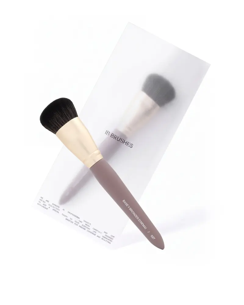 027 Brocha para base y bronzer - IBbrushes x Saigu