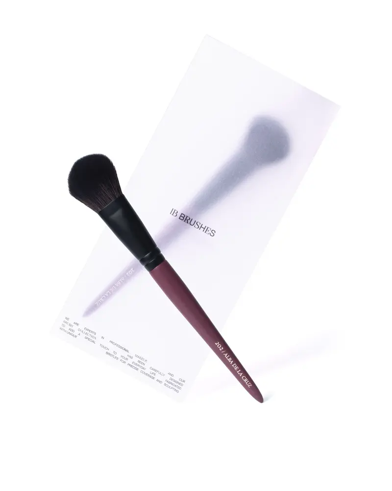 202 - Brocha corte angular mediana - IBbrushes x Alba de la Cruz