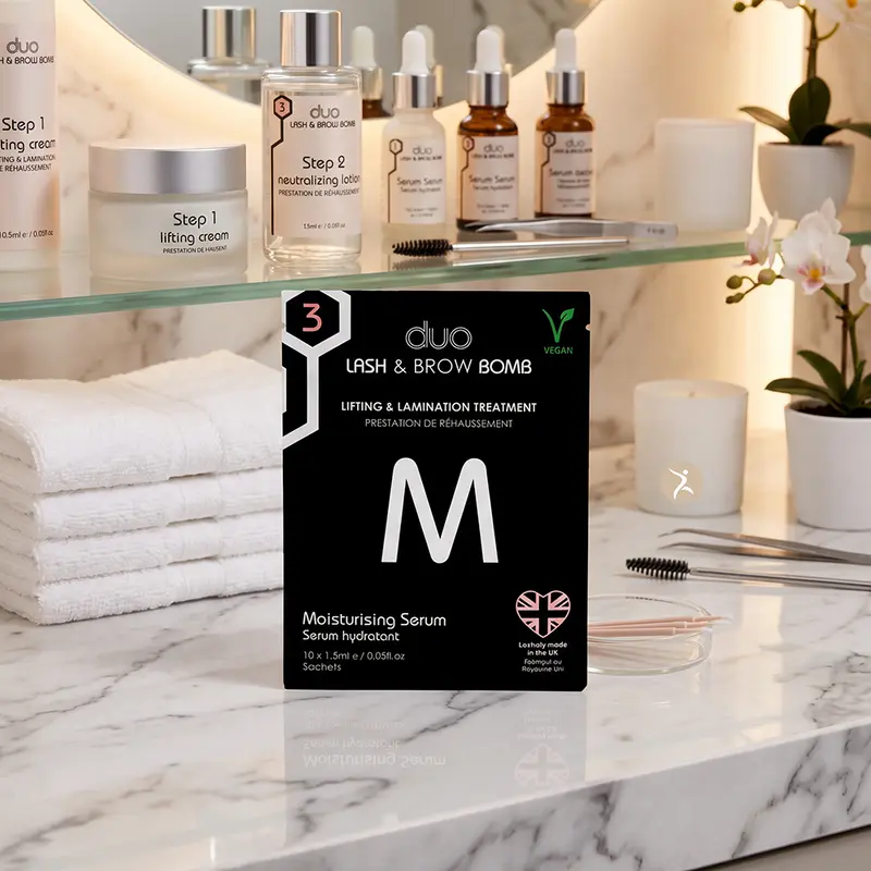 Lash Bomb Lifting Cejas Suero Hidratante- Paso 3